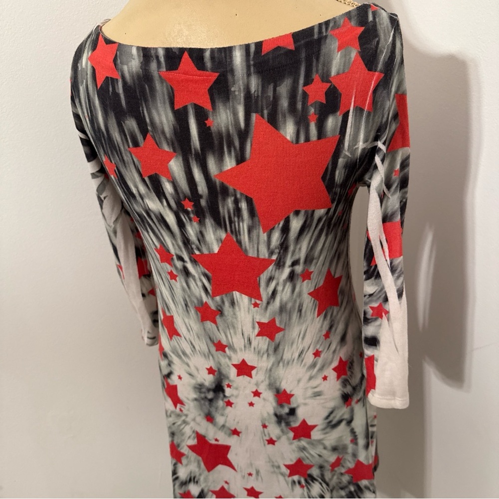 Red Star Print Tie-Dye Midi Dress - Picture 6 of 9